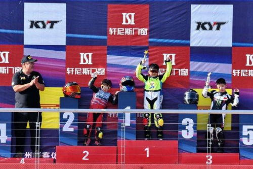 体育新闻（体育新闻，赛场上的激情与荣耀时刻）